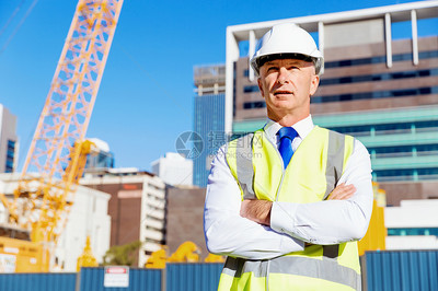 工地建設(shè)者的身影 守護(hù)城市的安全與未來(lái)